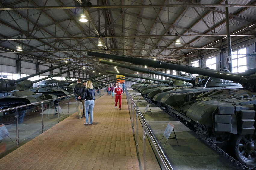 Павильон: Советские средние танки и САУ