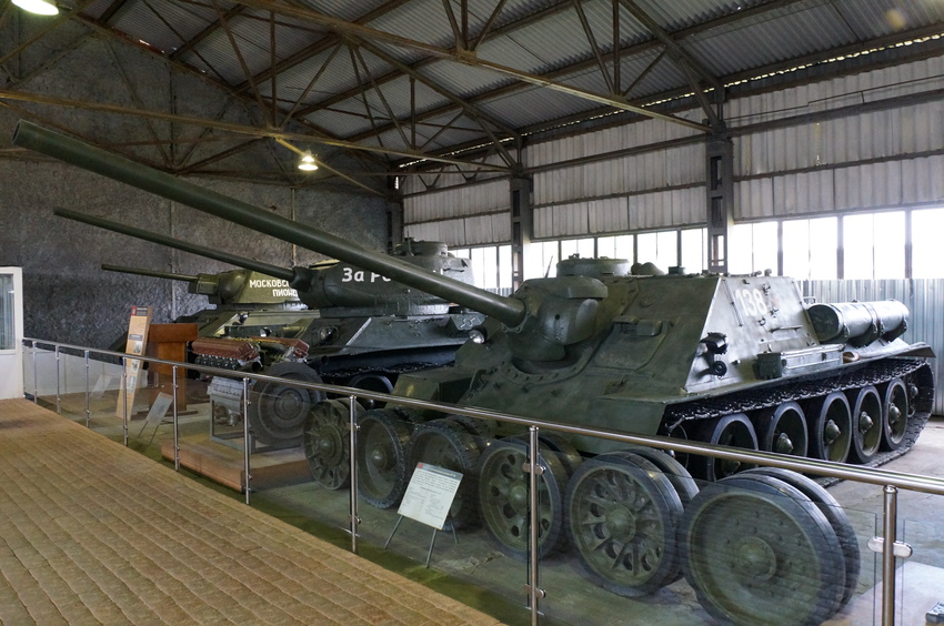 Павильон: Советские средние танки и САУ