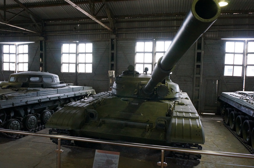 Павильон: Советские средние танки и САУ