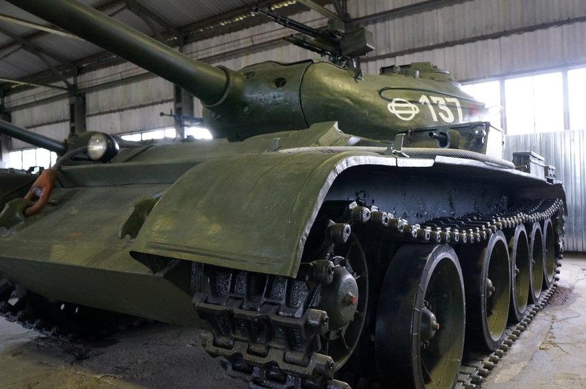 Павильон: Советские средние танки и САУ