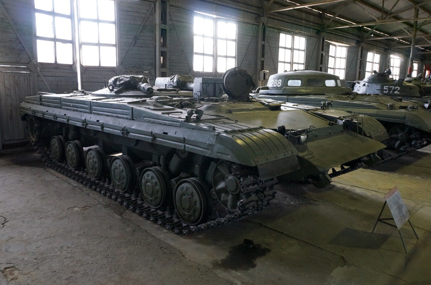 Павильон: Советские средние танки и САУ