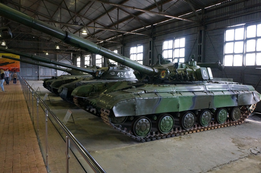 Павильон: Советские средние танки и САУ