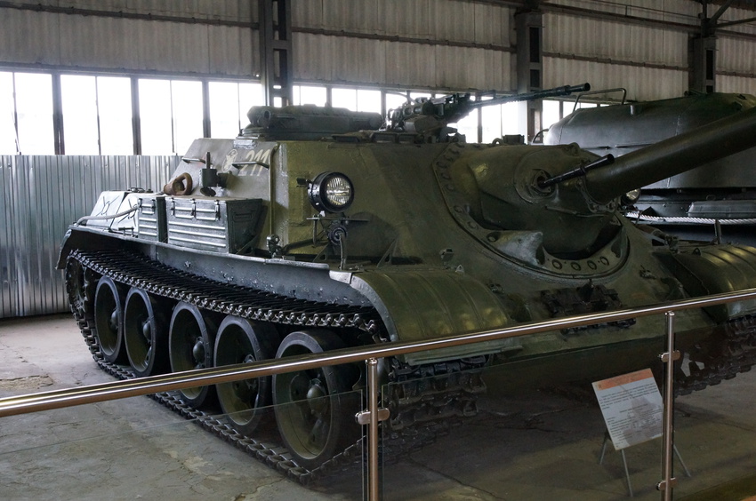 Павильон: Советские средние танки и САУ