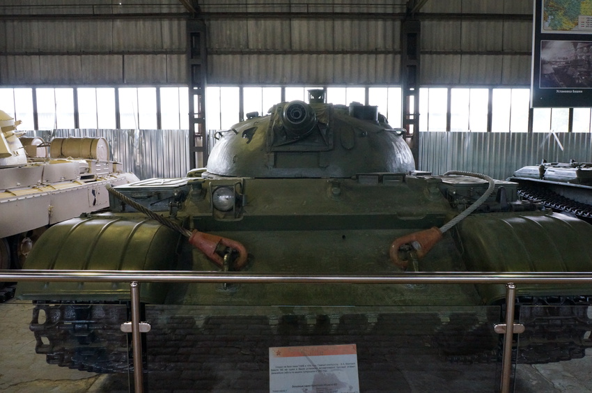 Павильон: Советские средние танки и САУ