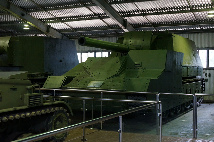 Павильон: Советские тяжёлые танки и САУ