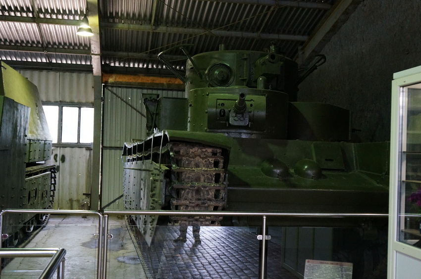 Павильон: Советские тяжёлые танки и САУ