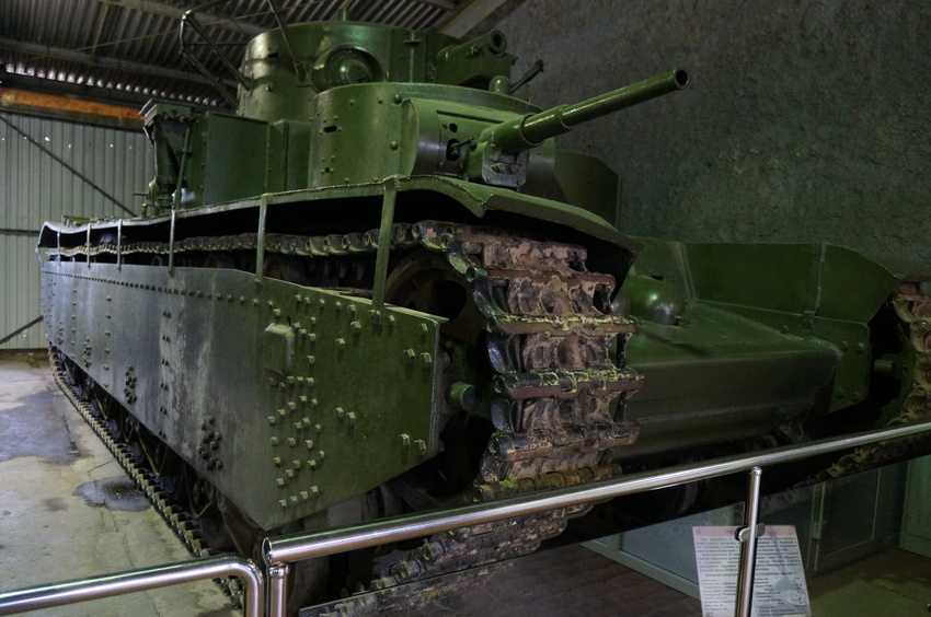 Павильон: Советские тяжёлые танки и САУ