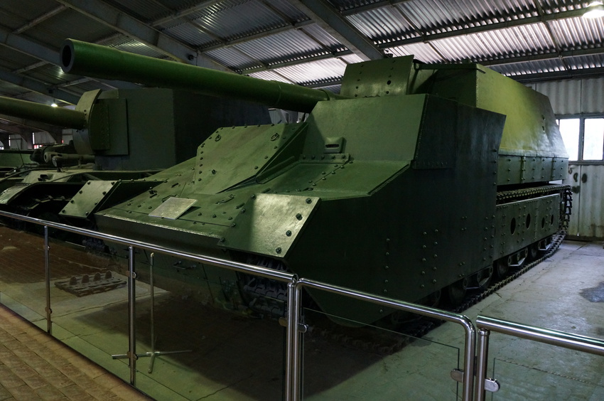 Павильон: Советские тяжёлые танки и САУ