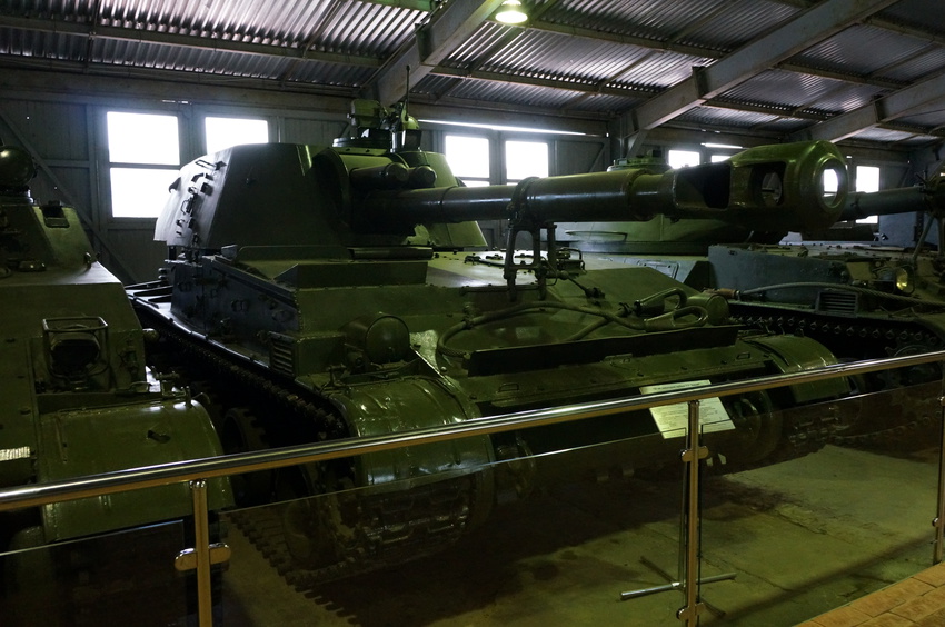 Павильон: Советские тяжёлые танки и САУ