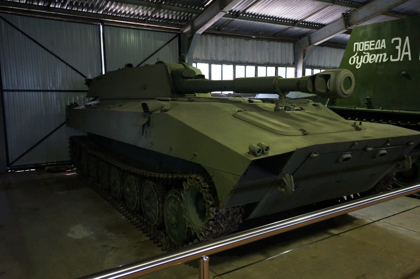 Павильон: Советские тяжёлые танки и САУ