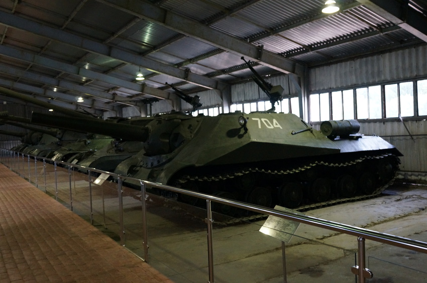 Павильон: Советские тяжёлые танки и САУ