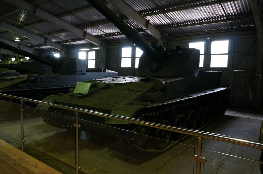 Павильон: Советские тяжёлые танки и САУ
