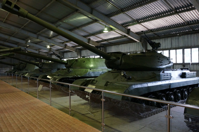 Павильон: Советские тяжёлые танки и САУ