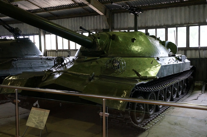 Павильон: Советские тяжёлые танки и САУ