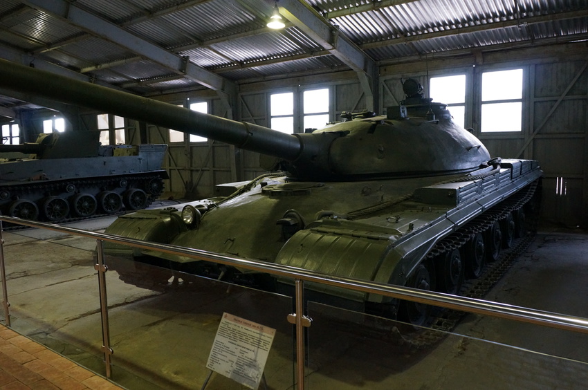 Павильон: Советские тяжёлые танки и САУ