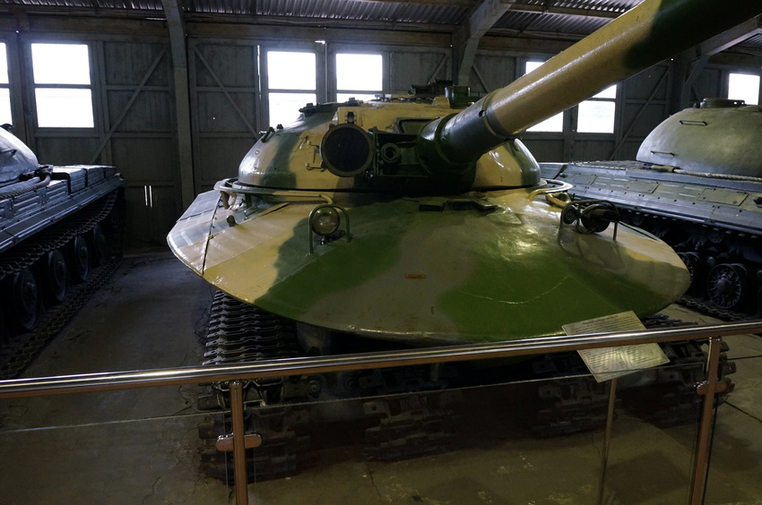 Павильон: Советские тяжёлые танки и САУ