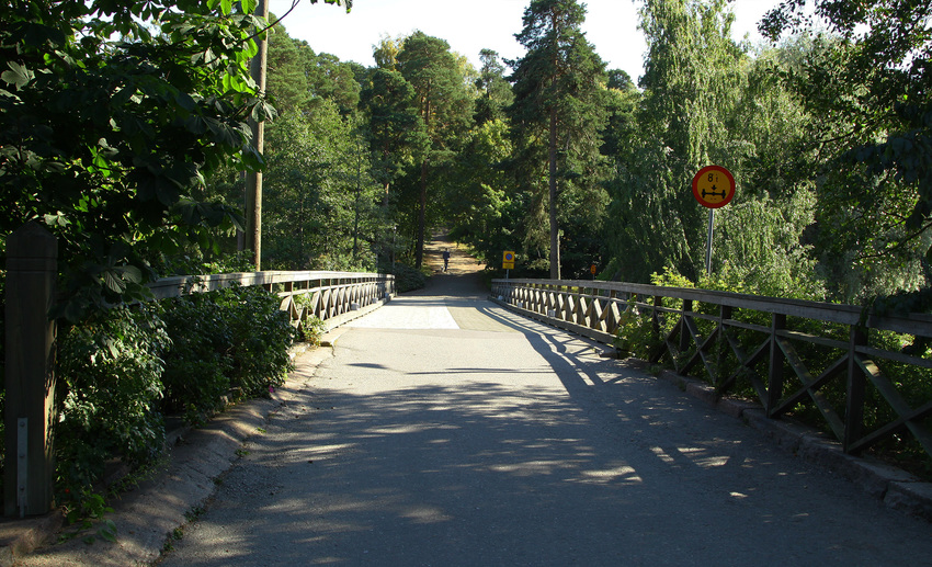 Мост в парк Сапокка