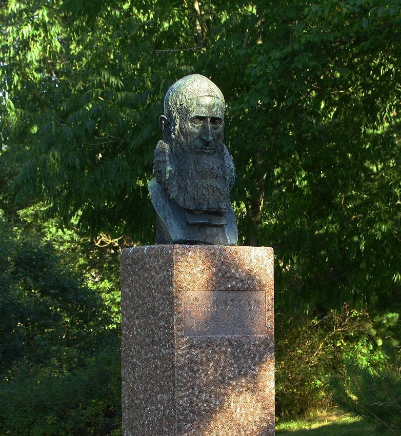 Памятник Кноббингу