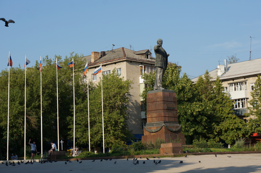 Памятник Ленину на площади Ленина