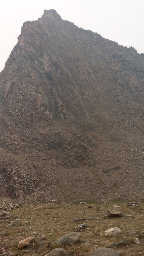 Скала у входа в Сарминское ущелье