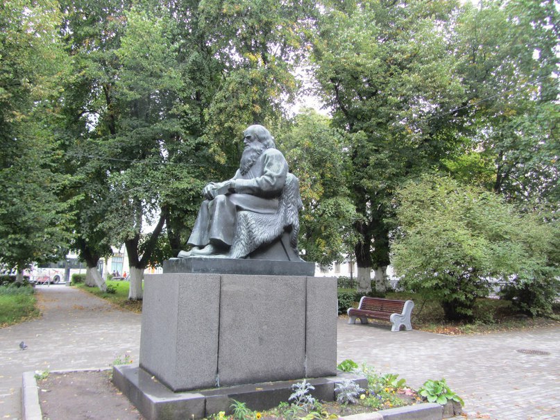 Сортавала, памятник рунописцу