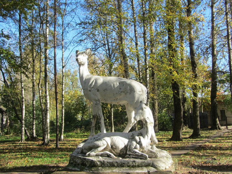 Детскосельский, скульптура в сквере