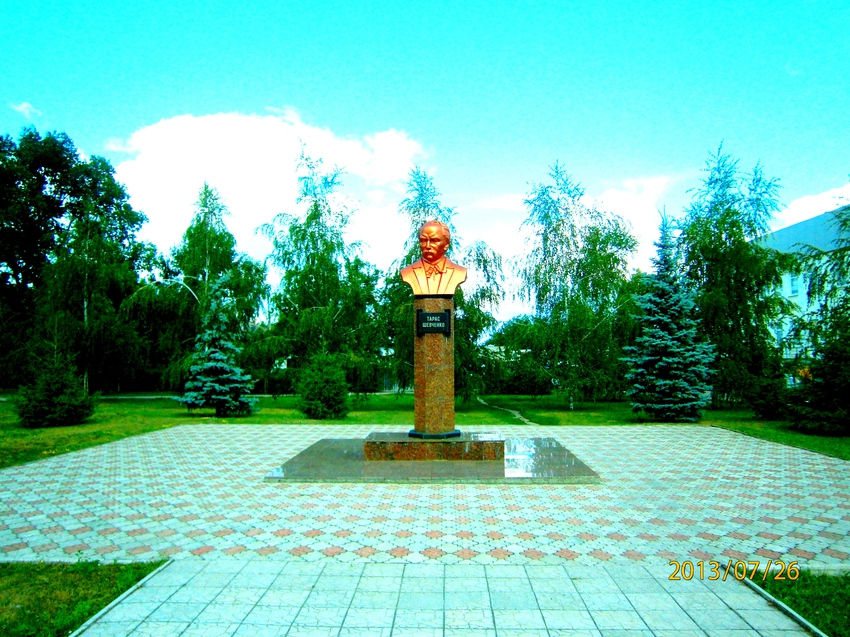Памятник Т.Г. Шевченко в г. Зеньков. Автор Николай Нехан