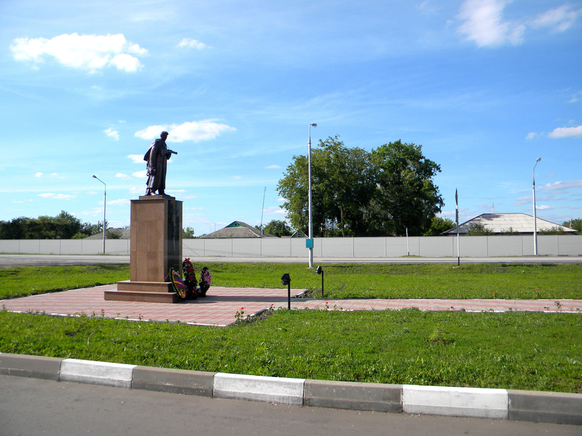 Памятник Воинской Славы в селе Бобровы Дворы