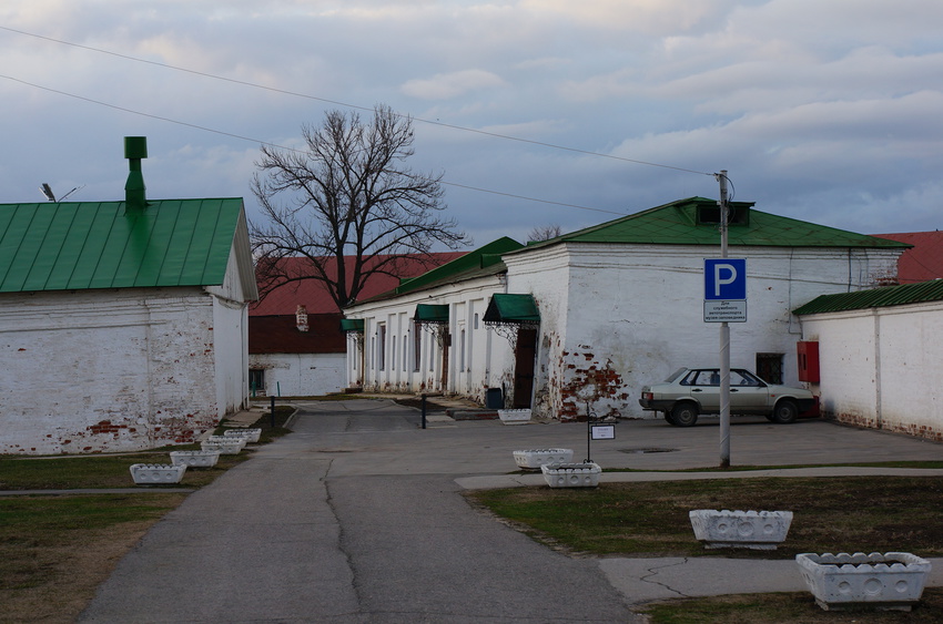 Конюшни и каретная (Рязанский Кремль)