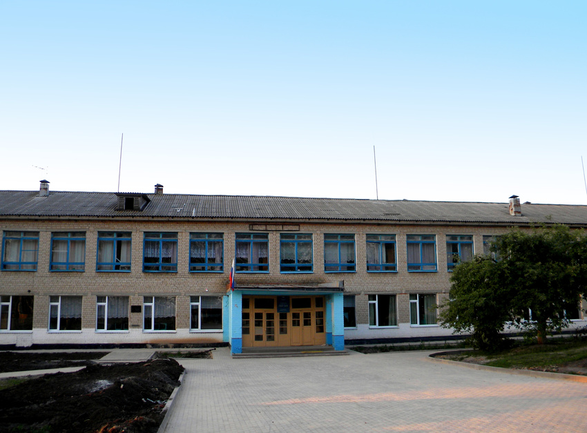 Здание школы в селе Афанасово