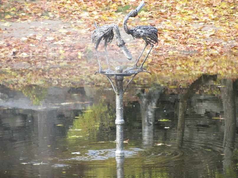 Хамина, фонтан в сквере у пруда