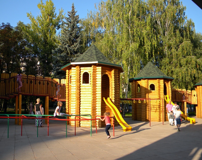 Детский городок в Парке Победы