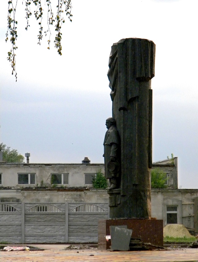 Памятник Щепкину в селе Алексеевка