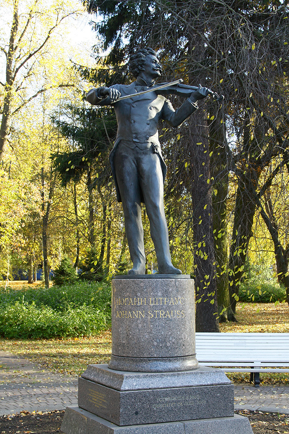 Памятник Штраусу