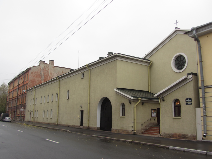 Католический монастырь св. Антония, построенный в 2000-х годах Орденом францисканцев