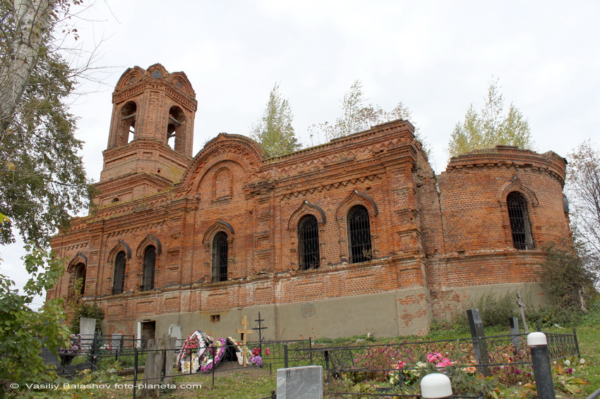 Церковь Флора и Лавра в с. Суворотском