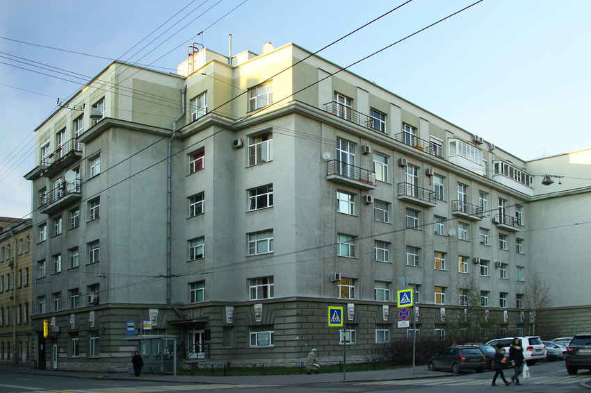 Улица Кирилловская, 10