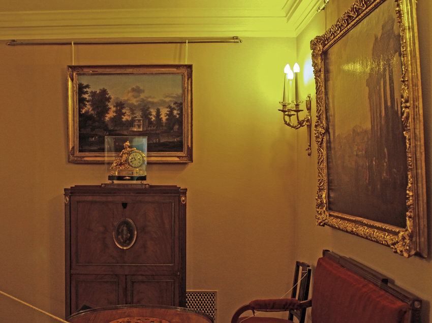 Павловский дворец. Один из залов.