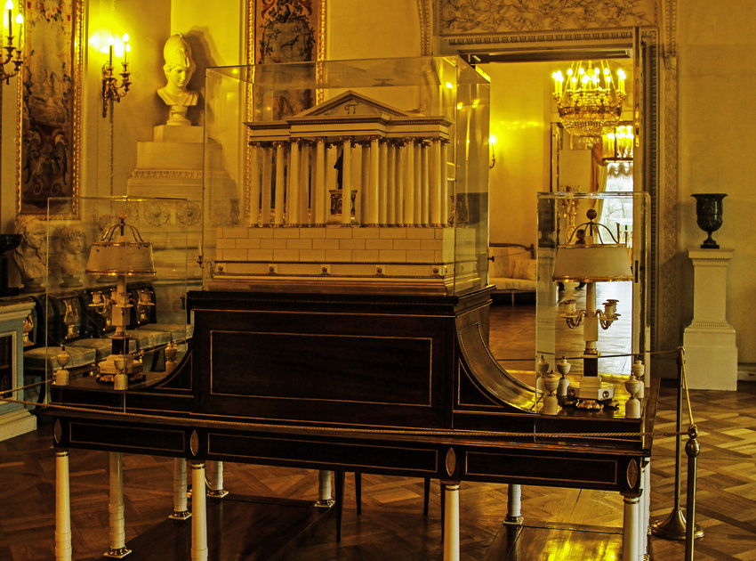 Павловский дворец. Малый кабинет Павла I.