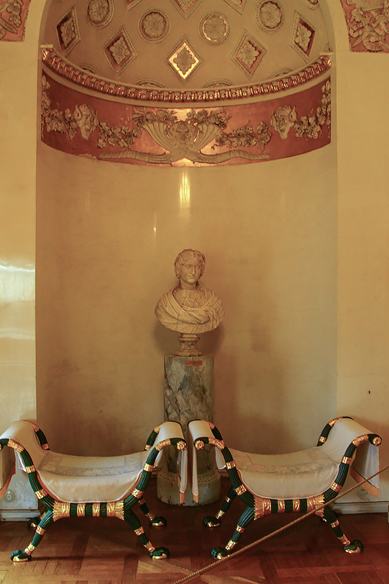 Павловский дворец. Зал мира.