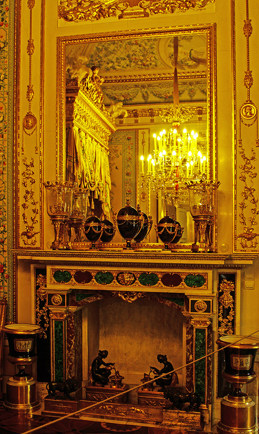 Павловский дворец. Парадная спальня.