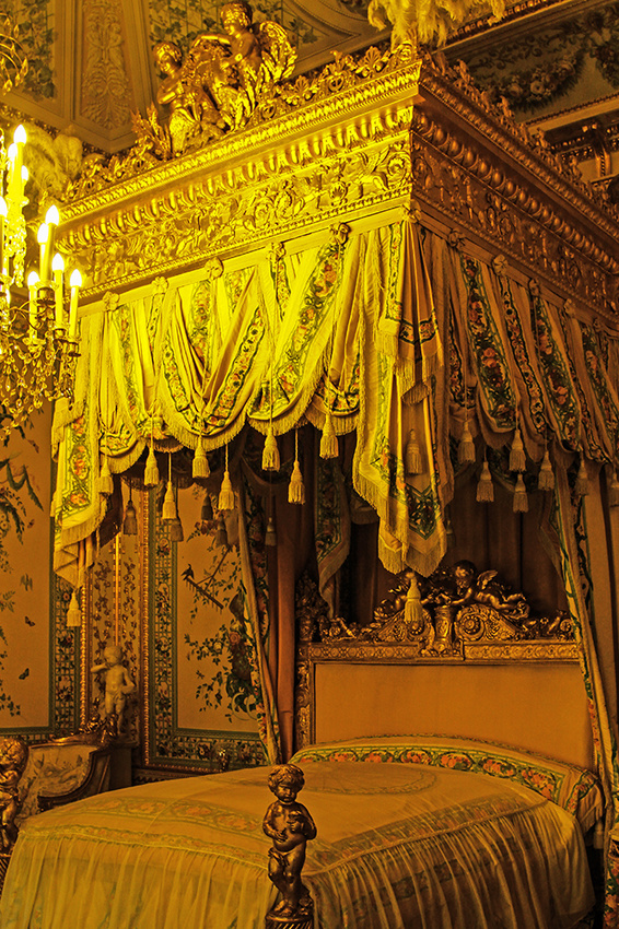 Павловский дворец. Парадная спальня.
