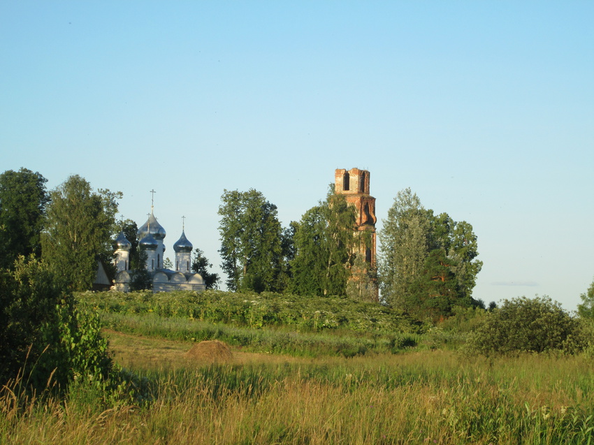 Спасо-Преображенский Геннадиев мужской монастырь. Вид от озера