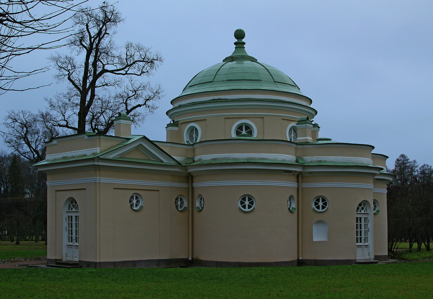 Павильон &quot;Нижняя ванна&quot;