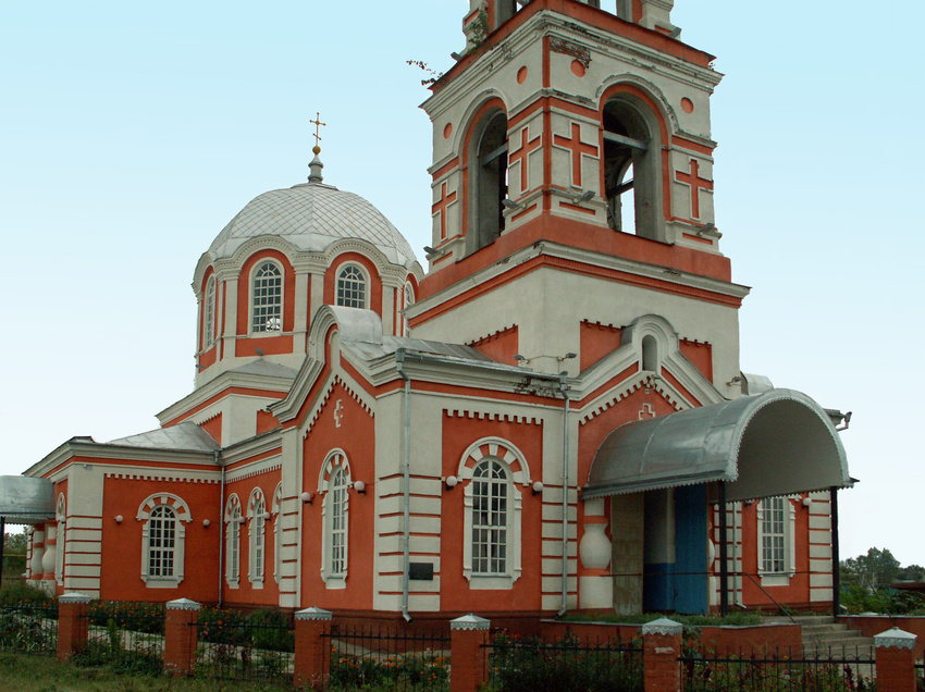 Храм великомученика Димитрия Солунского в селе Раздорное