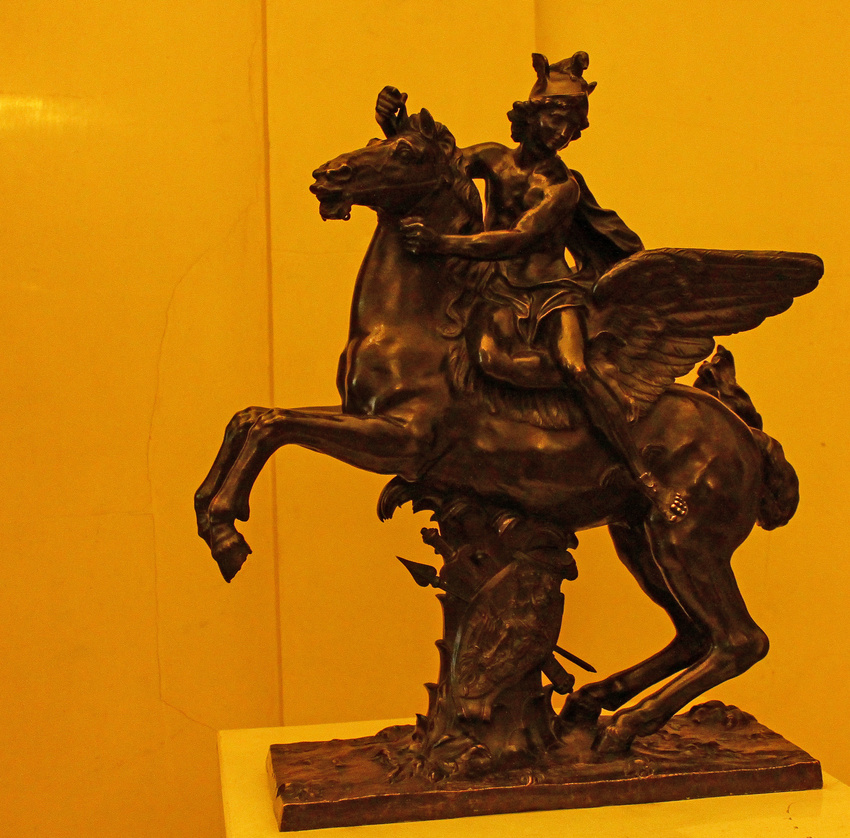 Эрмитаж. Скульптура &quot;Меркурий на Пегасе&quot;.