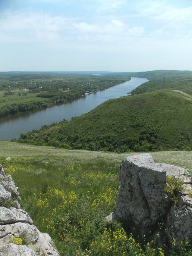 Вид на Северский Донец (на юг) с южной Сестры (окрестности Какичева, 15 мая   2014)