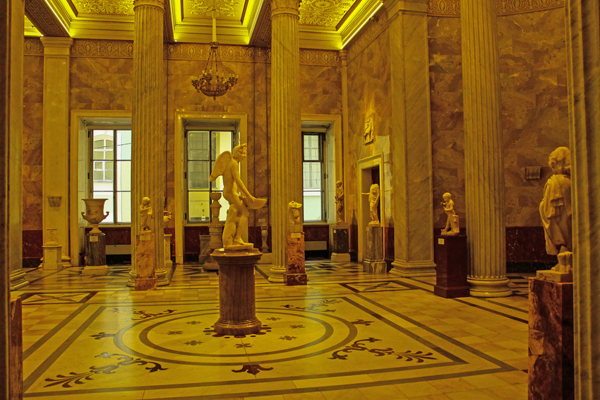Эрмитаж. Зал античной скульптуры