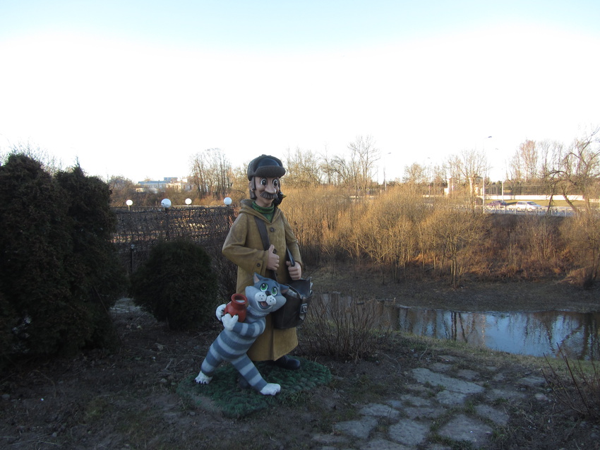 Современная скульптура " Печкин из Простоквашино"