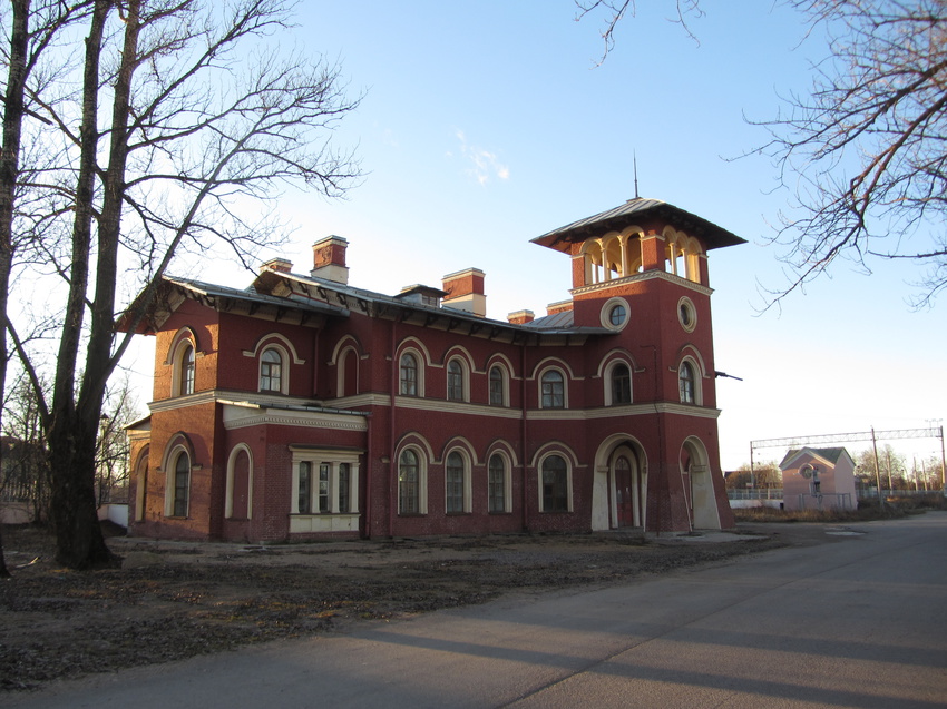 Стрельна. Здание ж/д вокзала